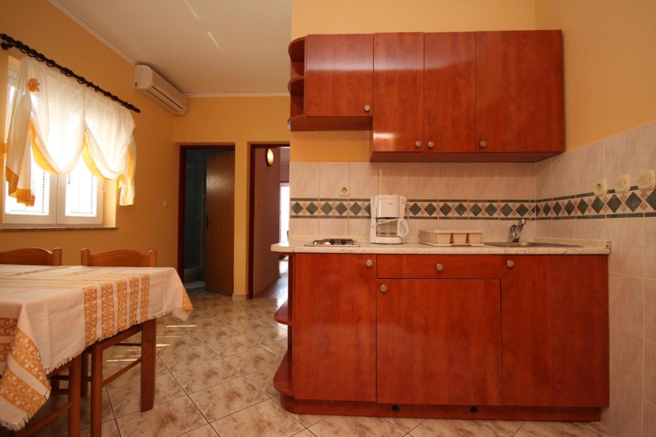Apartments By The Sea Stara Novalja, Pag - 6469 Екстериор снимка